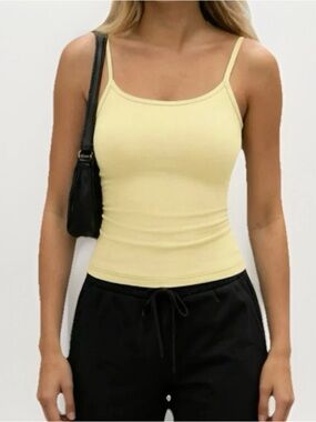 Women Sz XS Yellow Tank Top Ribbed Scoop Neck Spagetti Strap Stretch Casual Used